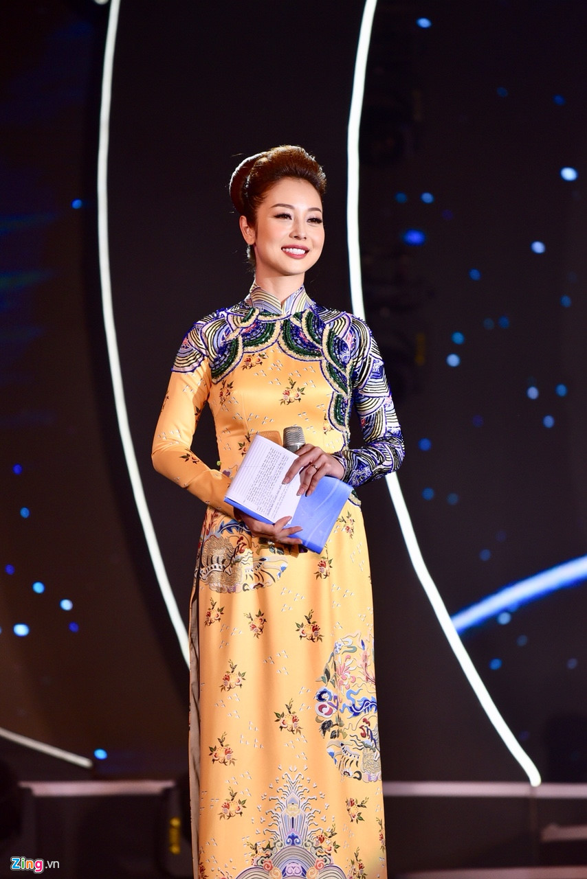 Chung kết Hoa hậu Biển Việt Nam: Cô gái Tiền Giang 19 tuổi lên ngôi